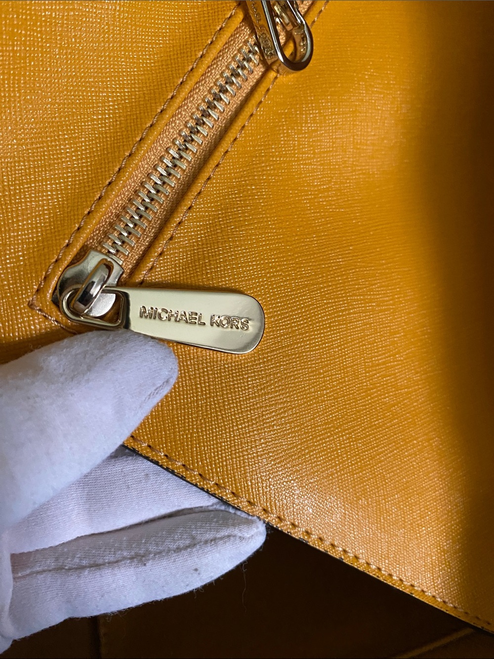 MICHAEL Michael Kors Jet Set Travel Medium Tote in Marigold - Picture 12 of 17